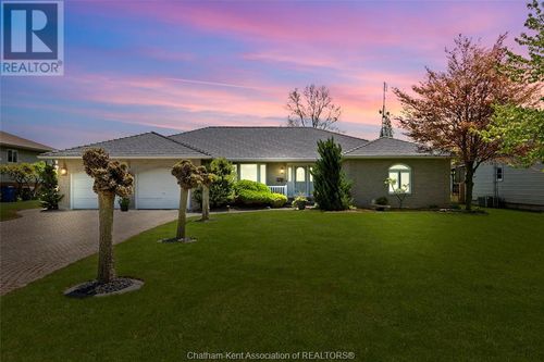 19 Campbell St, Merlin, ON, N0P1W0 | Card Image