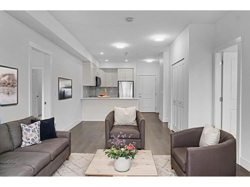 204-9983 E Barnston Drive, Surrey, BC, V4N6T3 | Card Image