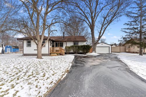 3375 Grant Rd, Rochester Hills, MI, 48309-4114 | Card Image
