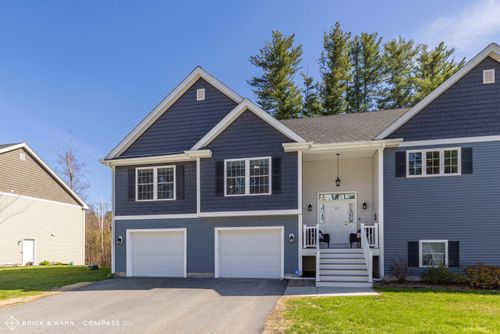 23 Cypress Cir, Exeter, NH, 03833-8804 | Card Image
