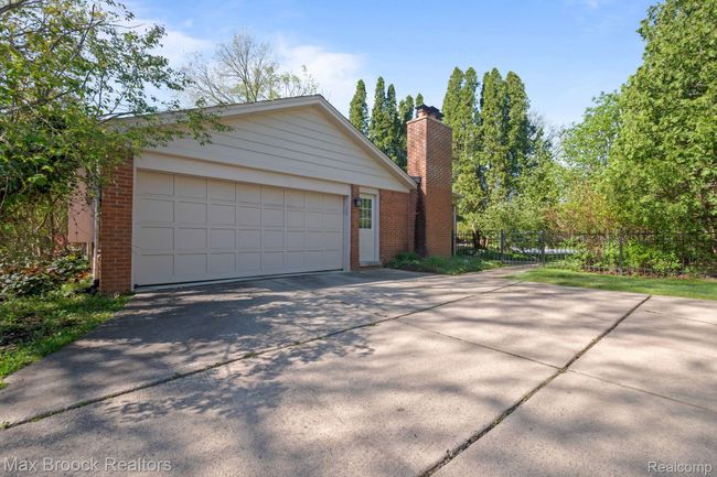22491 N Nottingham Dr, House other with 4 bedrooms, 3 bathrooms and null parking in Beverly Hills MI | Image 30