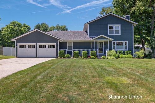 12133 Sandy Woods Dr, Grand Haven, MI, 49417-9304 | Card Image