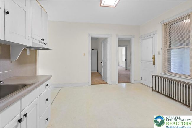 170 S Whitfield St, Home with 3 bedrooms, 2 bathrooms and 4 parking in Nazareth PA | Image 17