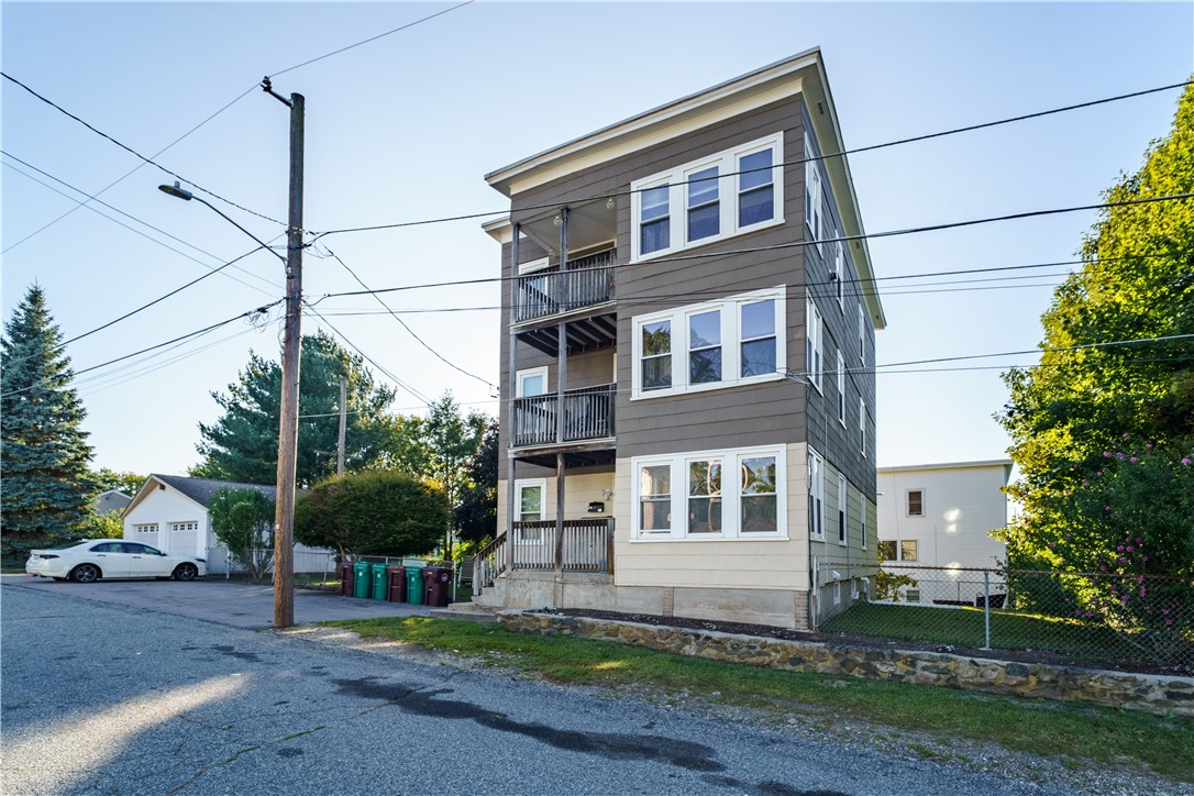 Residential Lease in Woonsocket