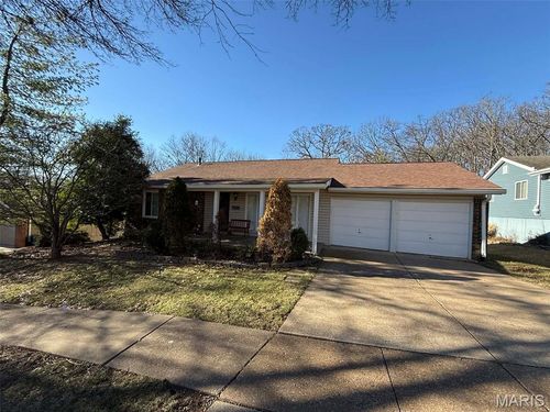 747 La Feil Dr, Manchester, MO, 63021-7009 | Card Image
