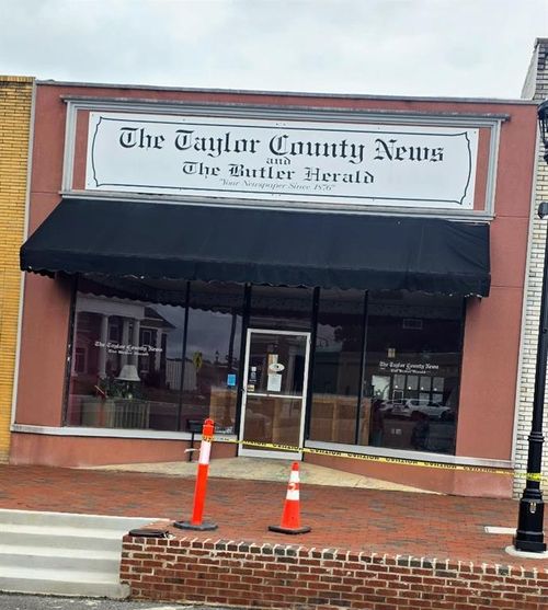 6 S Broad St, Butler, GA, 31006-5520 | Card Image