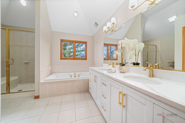 17 Arrowwood Dr, House other with 5 bedrooms, 5 bathrooms and 3 parking in Hawthorn Woods IL | Image 19