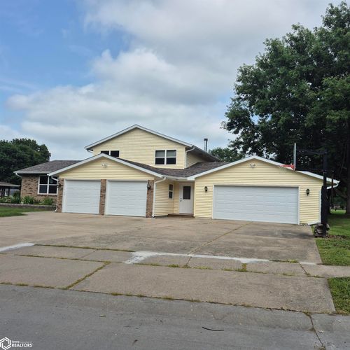 62 Schwartz Dr, Ottumwa, IA, 52501-1132 | Card Image