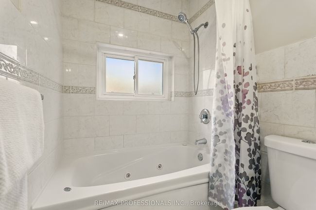 18 Weber Dr, House other with 3 bedrooms, 2 bathrooms and 3 parking in Georgetown ON | Image 25