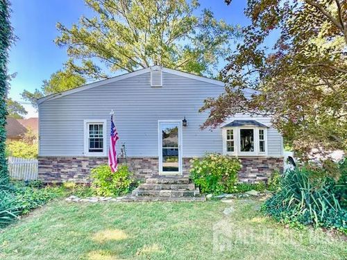 7 Avenue B, Helmetta, NJ, 08828-1235 | Card Image