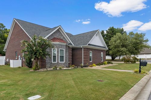 102 Blackberry Trl, Florence, AL, 35630-8904 | Card Image