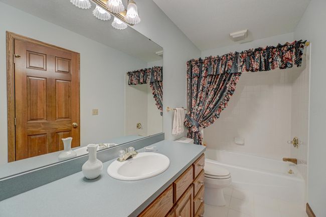Private bath connected to the junior suite | Image 28