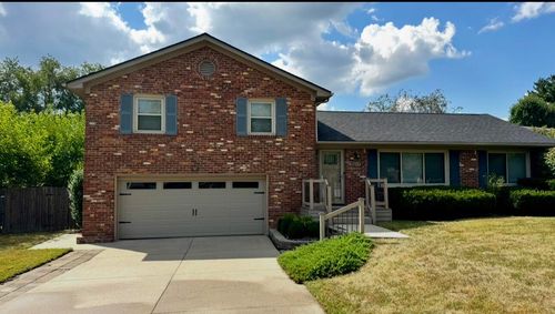 3341 Carriage Ln, Lexington, KY, 40517-3805 | Card Image