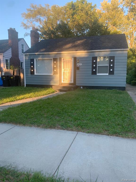 Lauder St, Detroit, MI 48227