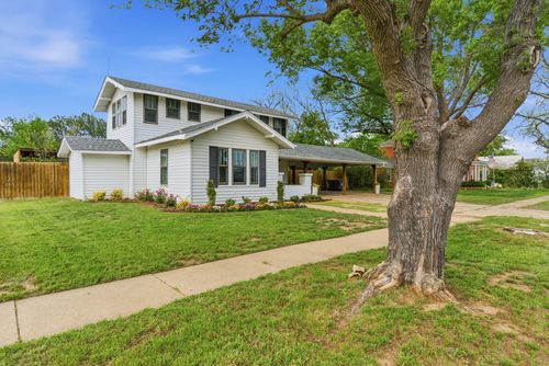 909 3rd Street, Graham, TX, 76450 | Card Image