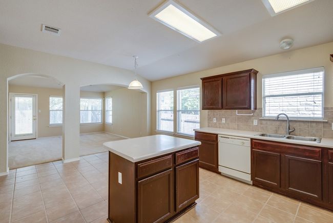 11308 Los Comancheros Rd, House other with 3 bedrooms, 2 bathrooms and 2 parking in Austin TX | Image 10
