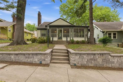 106 E 65th Ter, Kansas City, MO, 64113-2346 | Card Image