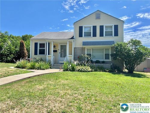 209 7th St, Whitehall, PA, 18052-7111 | Card Image