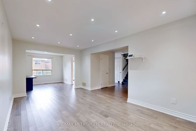 11 Noake Cres, House other with 3 bedrooms, 3 bathrooms and 4 parking in Ajax ON | Image 6