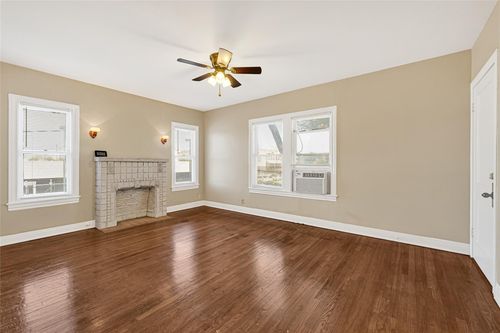 apt-4-4304 Pease St, Houston, TX, 77023-3041 | Card Image