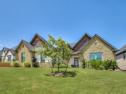 8217 Grass Creek Drive, Edmond, OK, 73034 | Card Image