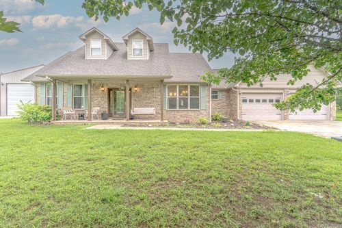 2 Deer Run, Clarksville, AR, 72830-8302 | Card Image