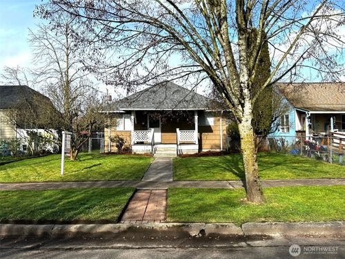 537 16th Ave, Longview, WA, 98632-1501 | Card Image