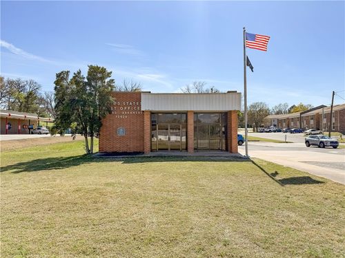 609 Fort St, Barling, AR, 72923-1070 | Card Image