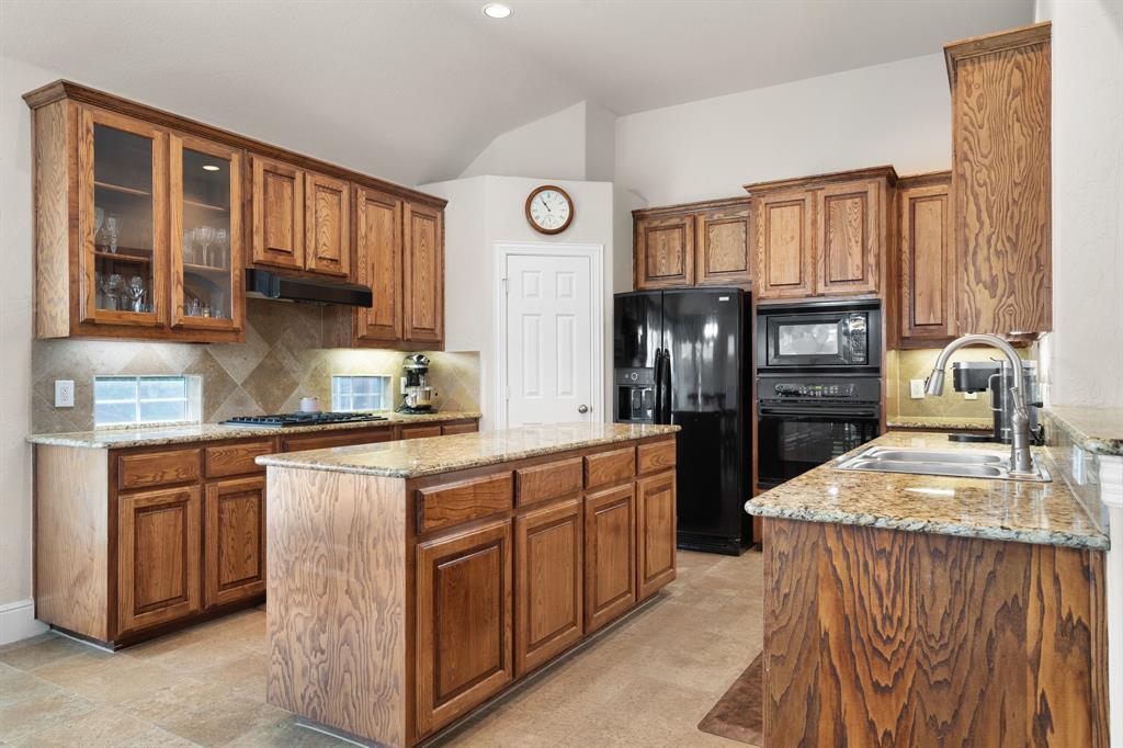 Garrett Dr, Lewisville, TX 75077
