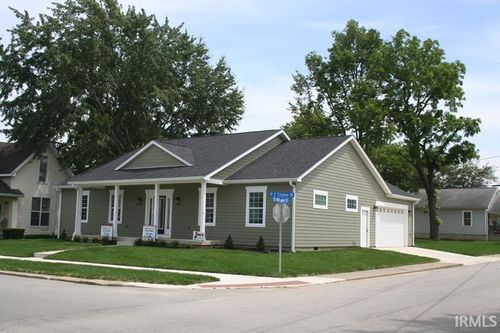 1001 E Clinton St, Frankfort, IN, 46041-2195 | Card Image