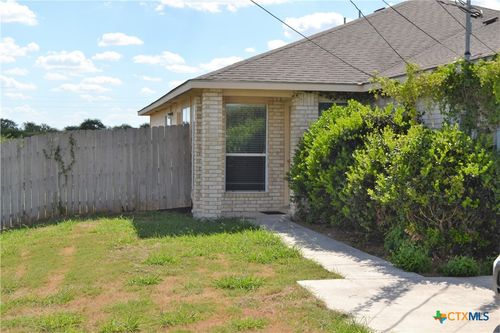 2744 Fm 1044, New Braunfels, TX, 78130-9119 | Card Image