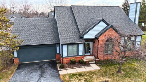 2799 Lochmoor Blvd, Lake Orion, MI, 48360-1950 | Card Image