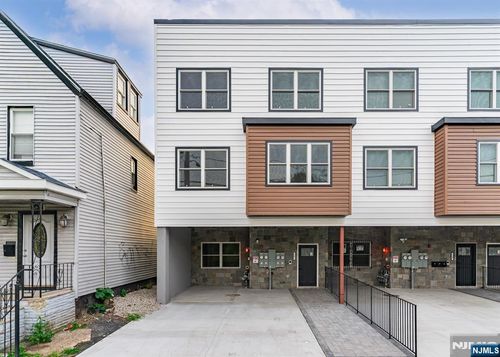 647 S 10th Street, Newark, NJ, 07108 | Card Image