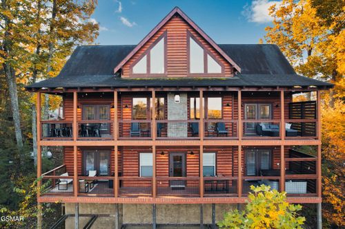 2636 Cloud View Dr, Sevierville, TN, 37862-1402 | Card Image