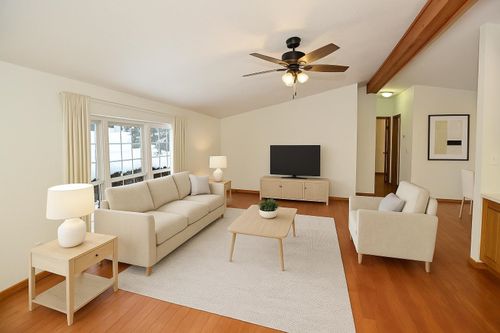 W5879 Arbor Rd, Fort Atkinson, WI, 53538-8726 | Card Image