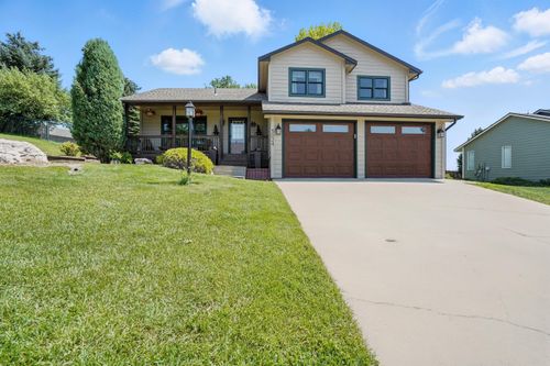 5024 Summerset Dr, Rapid City, SD, 57702-9247 | Card Image