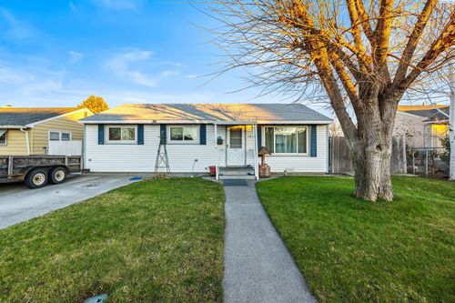1511 N 18th Ave, Pasco, WA, 99301-3413 | Card Image