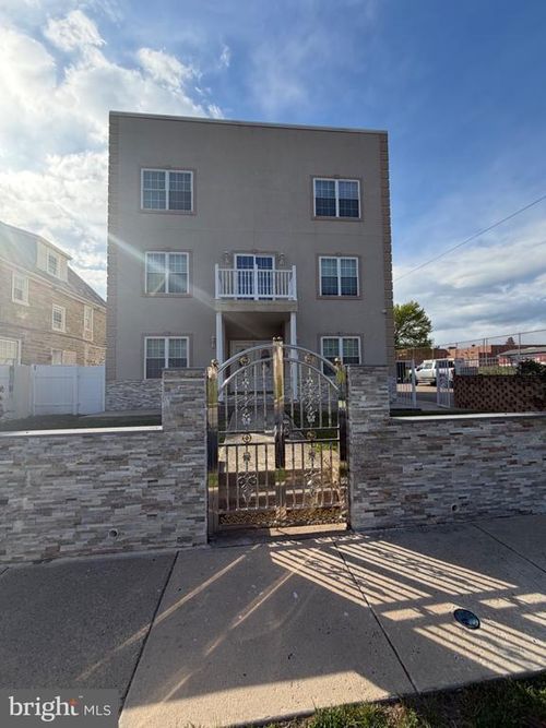 7804 Large St, PHILADELPHIA, PA, 19152-3625 | Card Image