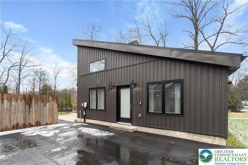 5112 Creek Rd, Schnecksville, PA, 18078-3101 | Card Image