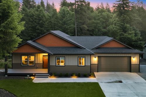 826 Thomas Ln, Newport, WA, 99156-5452 | Card Image