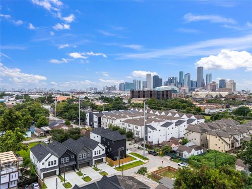 2706 Fox St, Houston, TX, 77003-1114 | Card Image