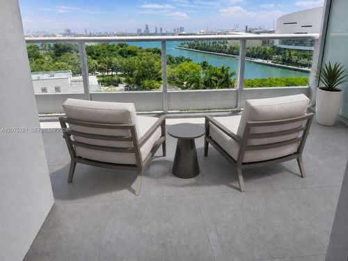 902-900 Biscayne Blvd, Miami, FL, 33132-1584 | Card Image