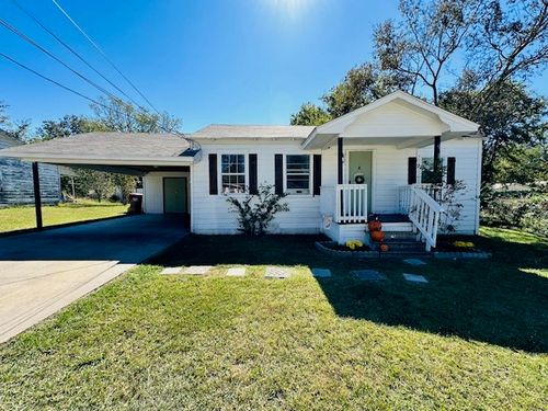 911 W 8th St, Bonham, TX, 75418-3416 | Card Image