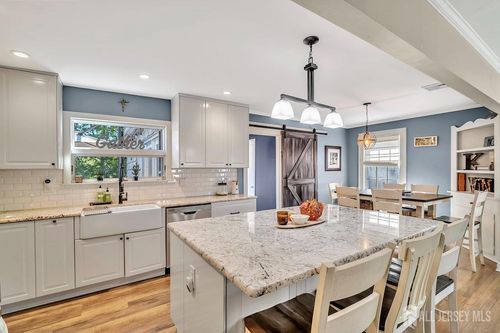 279 Highland Dr, Milltown, NJ, 08850-1142 | Card Image