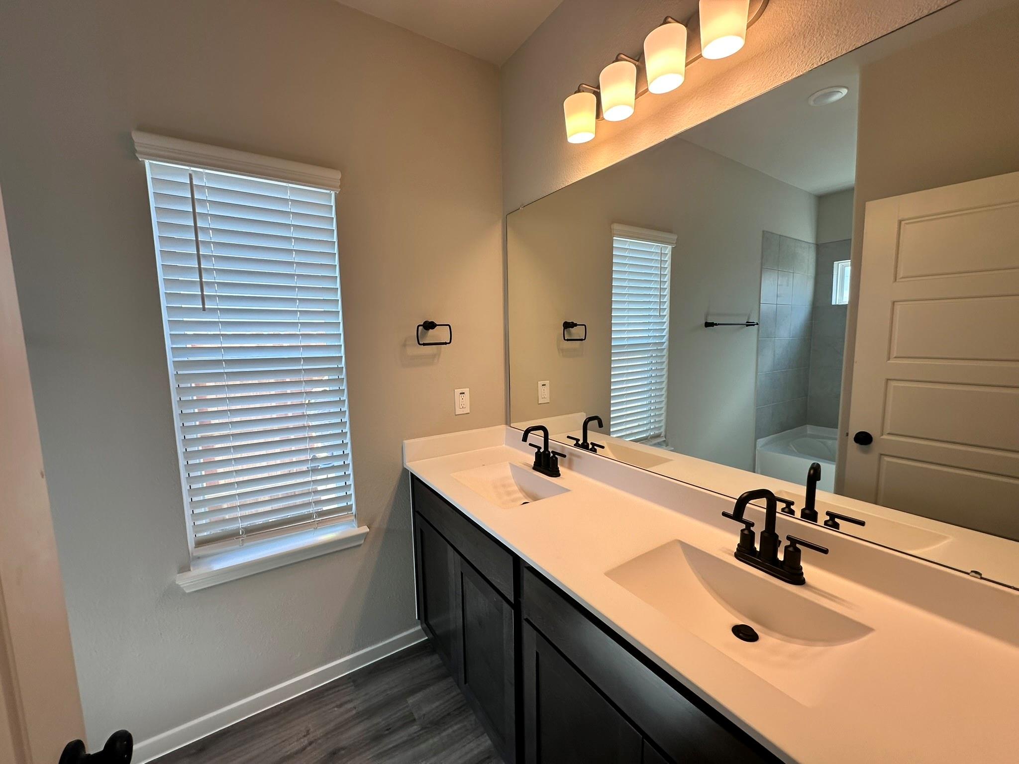 Residential in Iowa Colony 5