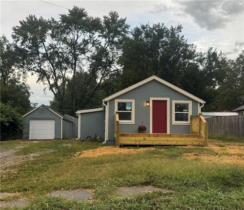 335 E Main Street Ter, Odessa, MO, 64076 | Card Image