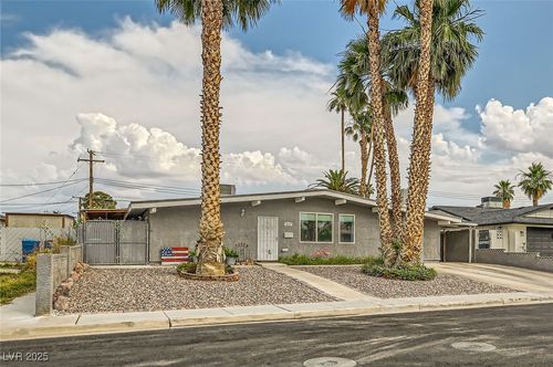 5217 Champions Ave, Las Vegas, NV, 89142-2552 | Card Image