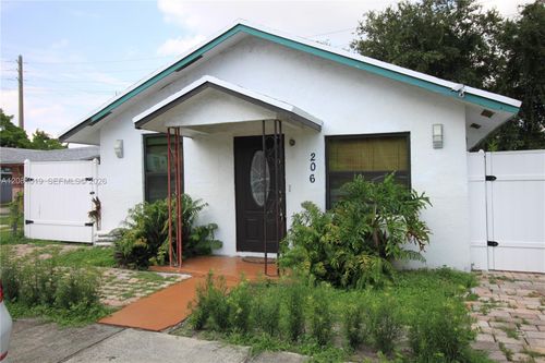 206 Sw 2nd Ter, Dania Beach, FL, 33004-3958 | Card Image