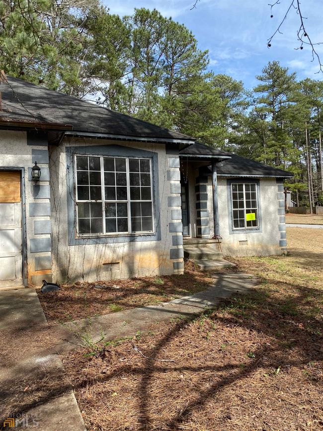 4555 Danforth Rd Sw, House other with 3 bedrooms, 2 bathrooms and null parking in Atlanta GA | Image 4