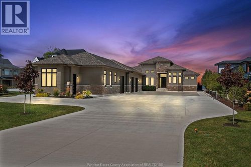 1014 Lilydale Ave, Essex, ON, N0R1A0 | Card Image